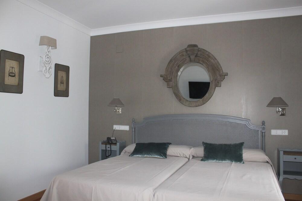 Hotel Villa Maria Cabra Zewnętrze zdjęcie